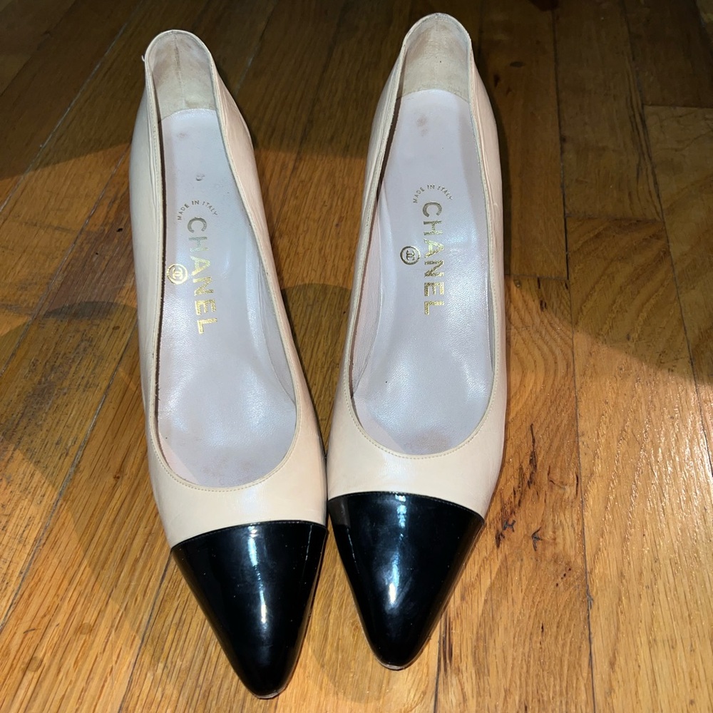 CHANEL Women's Cream and Black Heels